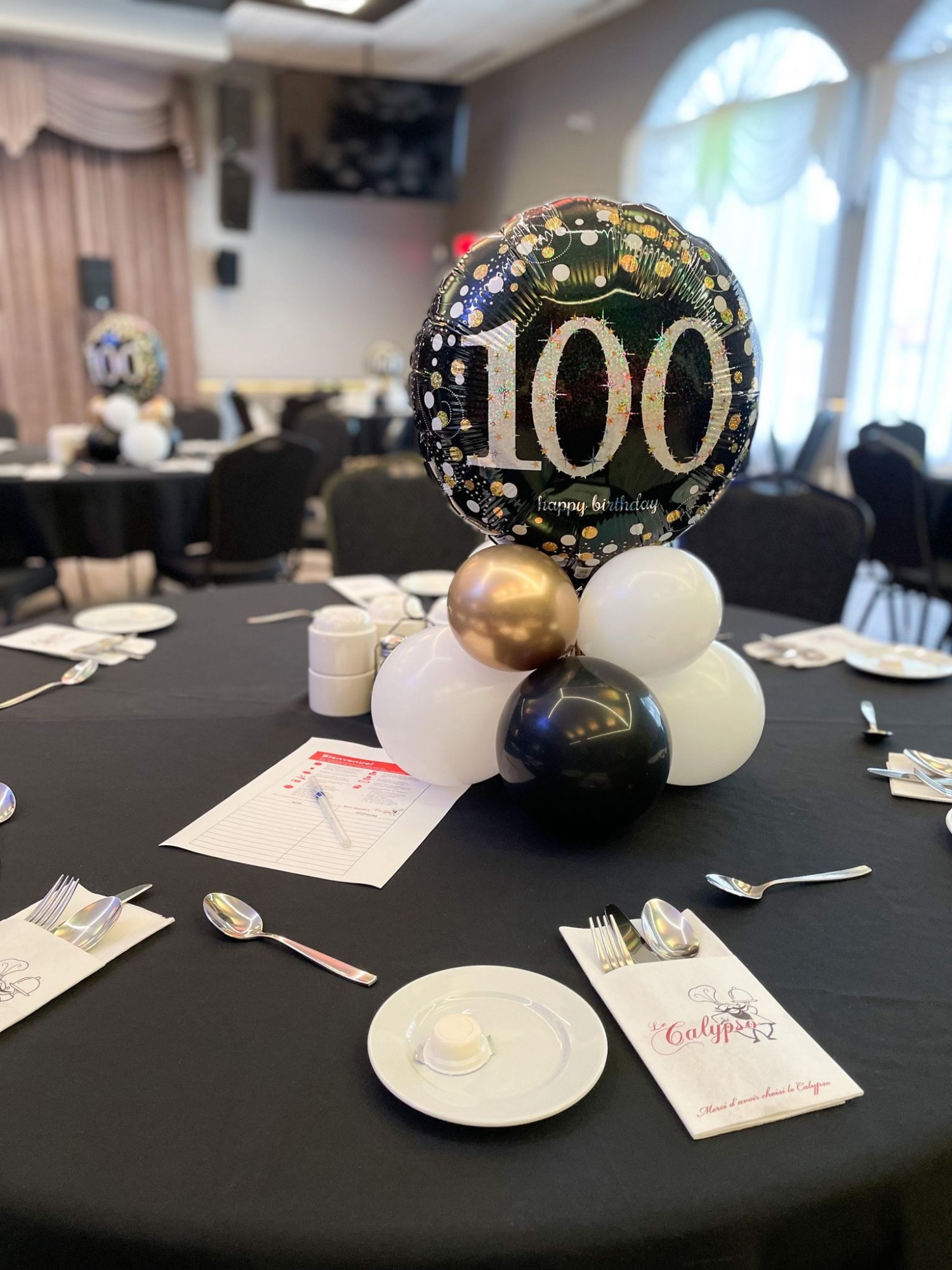 Centre de table en ballons anniversaire, Ballons